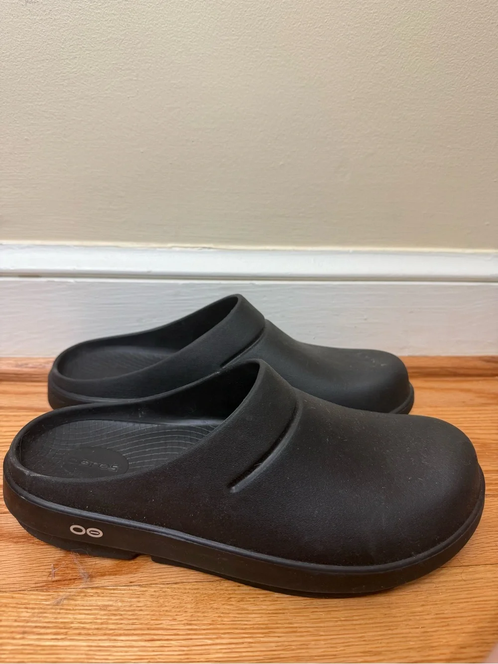 Oofos Men's 11 Recovery Clog Black Classic Slip On Active Sporty Support Outdoor